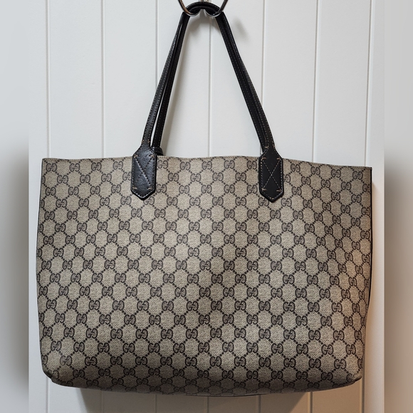 GUCCI GG Supreme Reversible Leather Tote with POSH Authentication - Picture 4 of 14